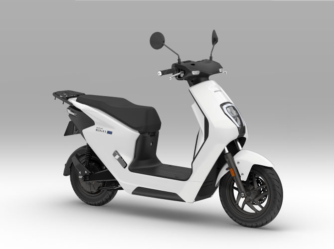 Honda’nın ilk iki tekerlekli elektrikli aracı: EM1 e